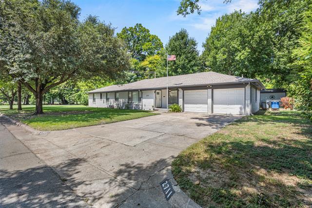 Building Photo - 2711 Santa Cruz Dr