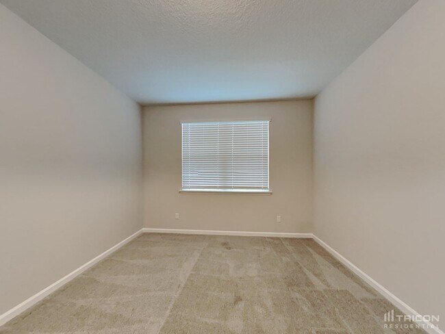 Building Photo - 298 Charlie Way