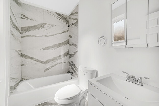 Building Photo - 1225 N Milwaukee Ave