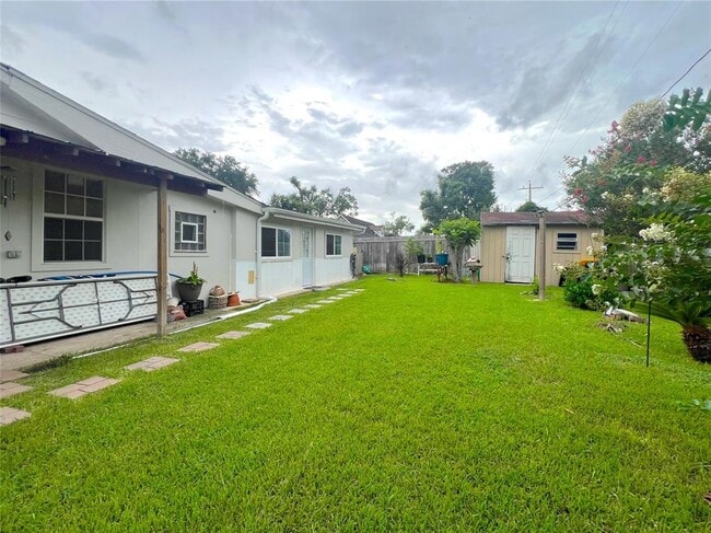 Building Photo - 14031 Duncannon Dr