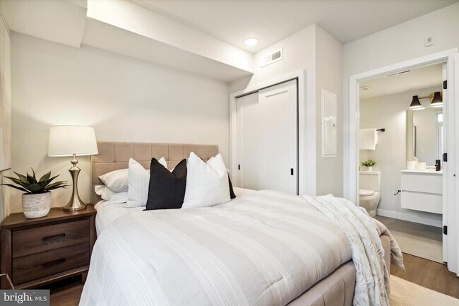 Building Photo - 1102 Germantown Ave