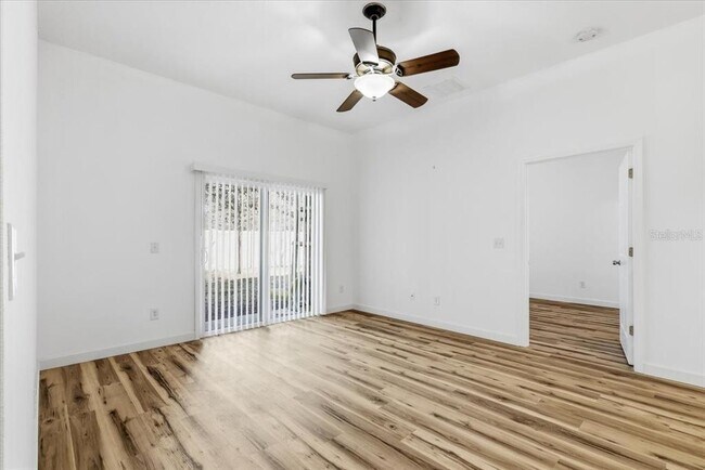 Building Photo - 605 Golden Lake Loop