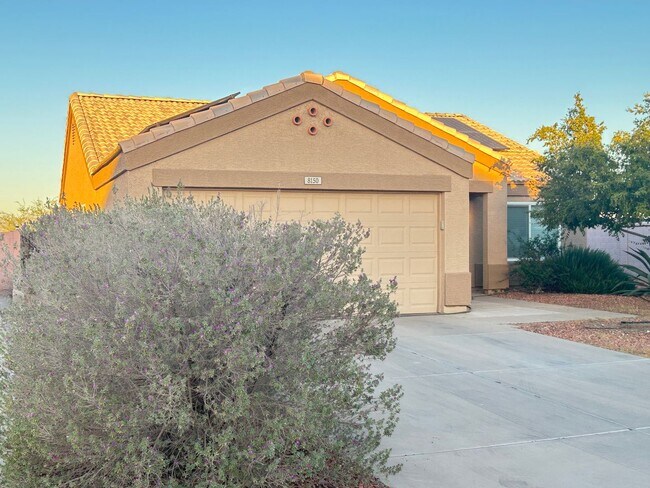 Building Photo - Unique 4 Bedroom, 2 Bathroom with 2 Car Ga...