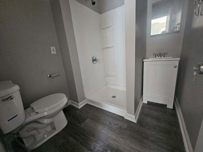 Building Photo - 250 Anderson Ave