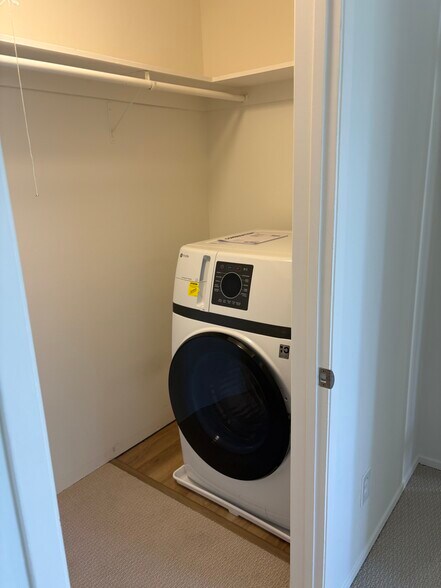 Building Photo - 230 San Andreas Dr