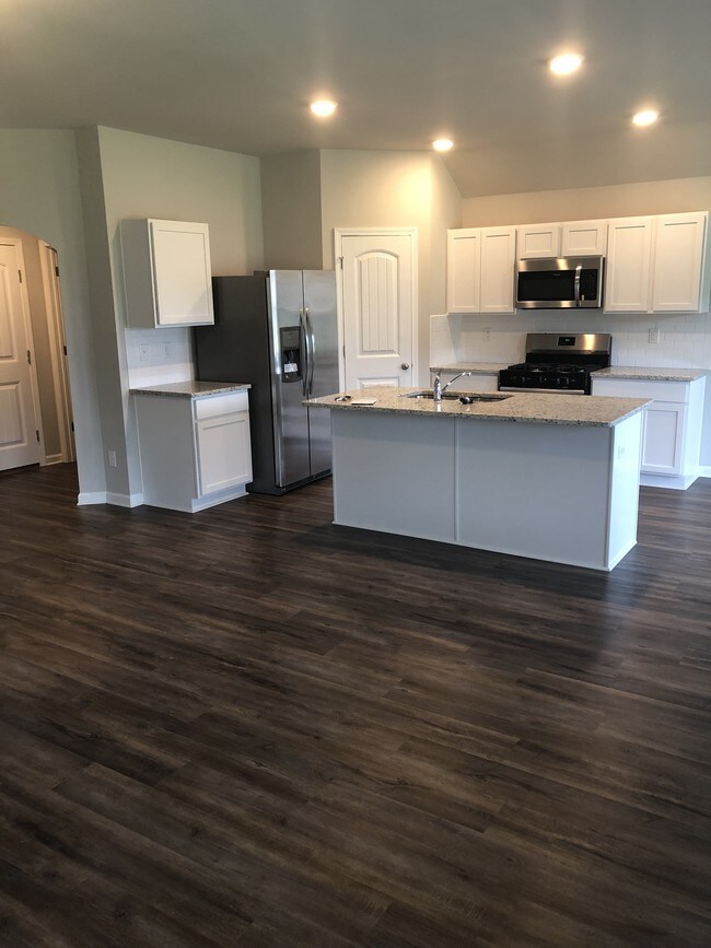 Building Photo - 42482 Lake Borgne Dr