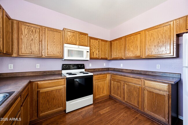 Building Photo - 10950 W Royal Palm Rd