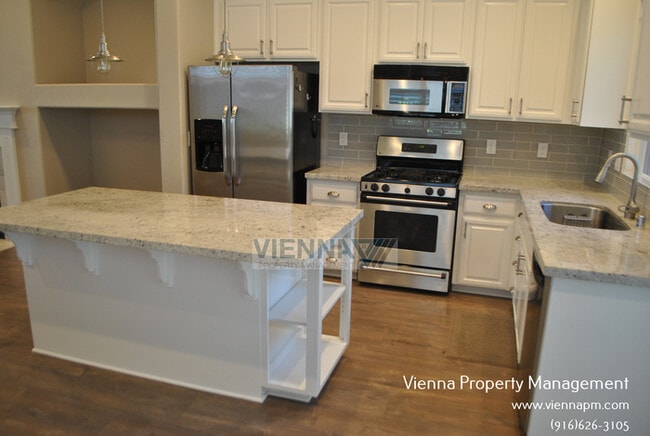 Building Photo - Gorgeous Rocklin Home in a great location