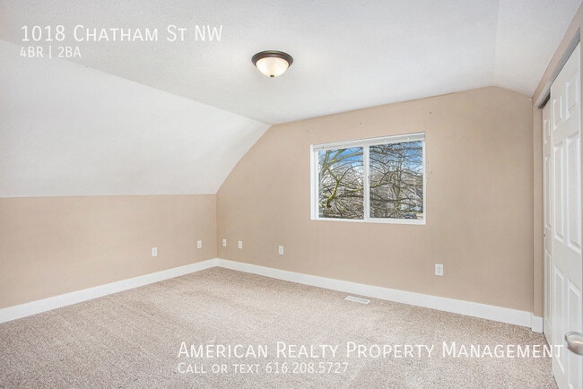 Building Photo - 1018 Chatham St NW