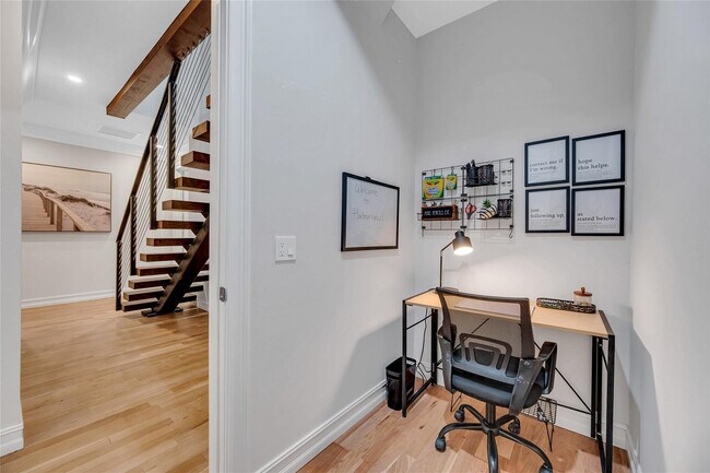 Building Photo - 1949 Harbourview Dr