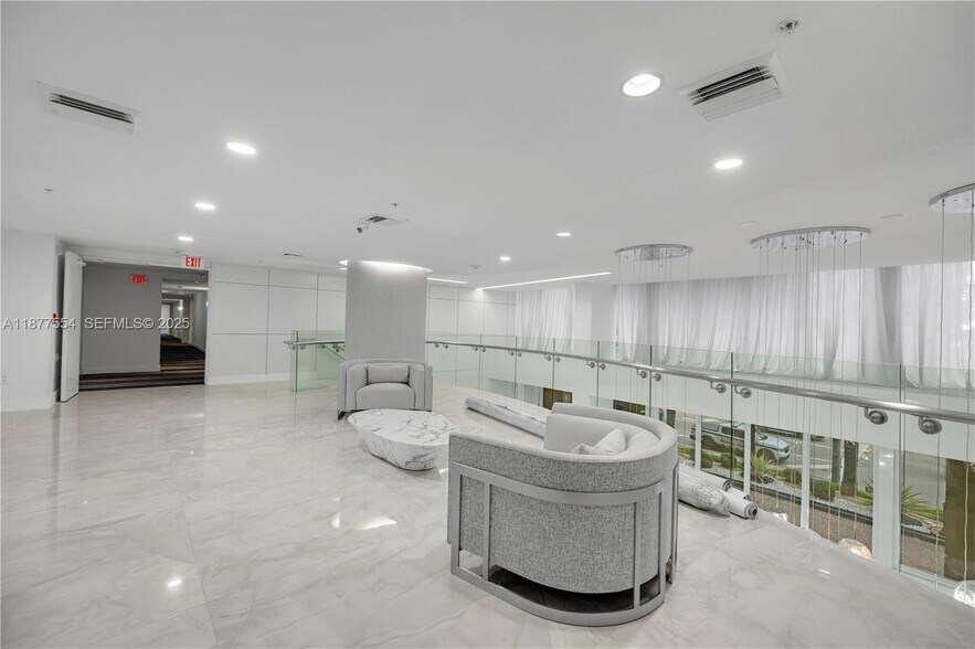 Building Photo - 18800 NE 29th Ave