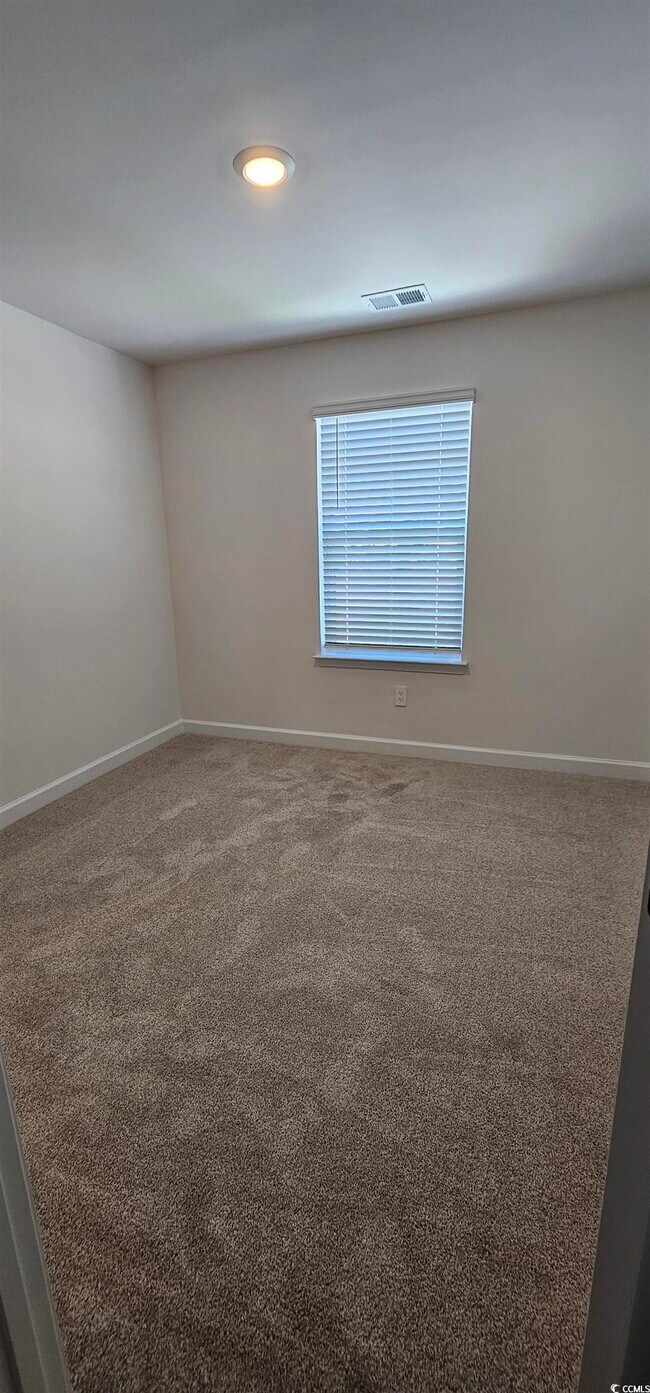 Building Photo - 8233 Vibrant Dr