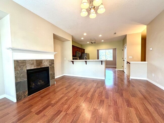 Building Photo - Sophisticated Beaverton Townhome with Mult...