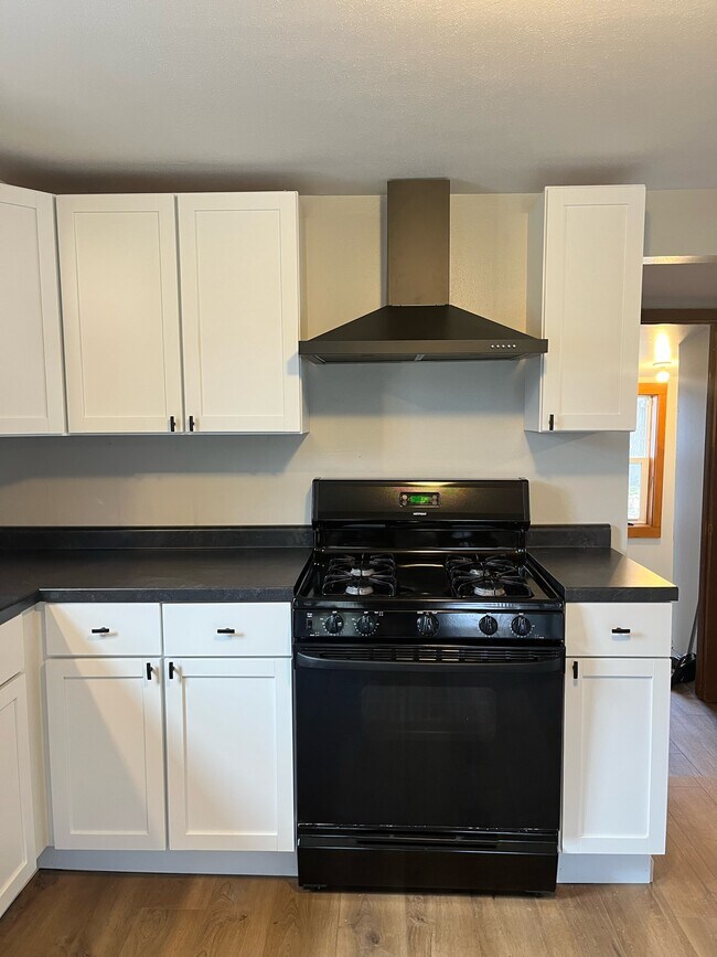 Building Photo - 316 Burr Oak Ave