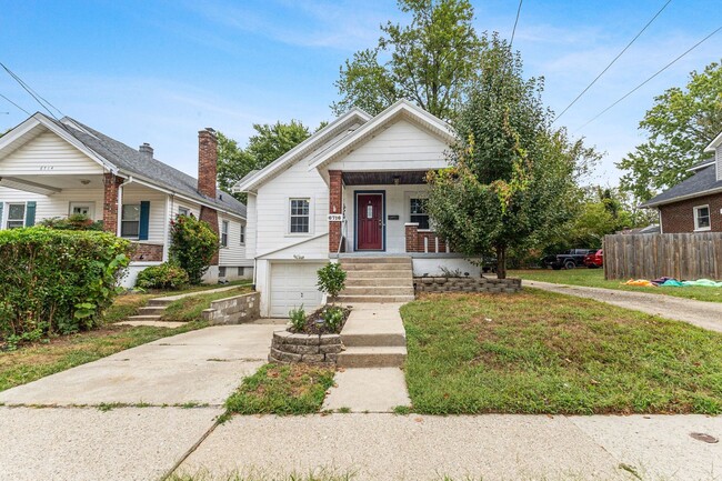 Primary Photo - MADISONVILLE - Charming 3+ Bed Cape Cod