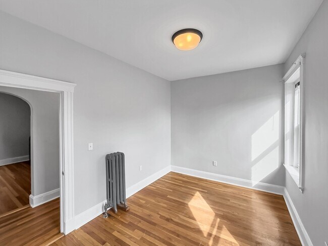 Building Photo - 595 Centre St