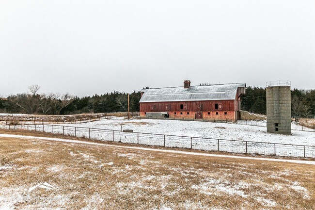 Building Photo - 26603-2K-99 KS-99
