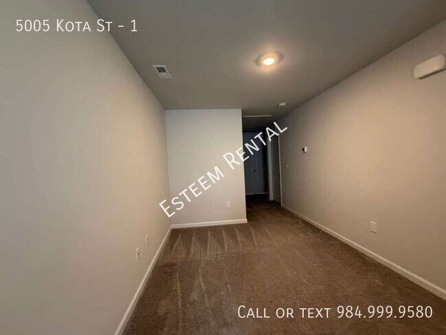 Building Photo - 5005 Kota St