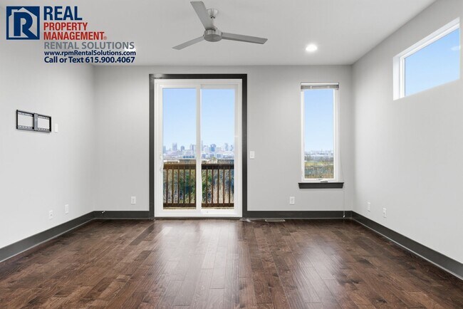 Building Photo - HALF OFF FIRST MONTHS RENT! Lovely 2BR/1.5BA end unit condo 5 mins from Downtown Nashville, washe...