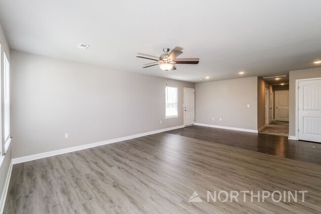 Building Photo - 3 BR/2BA | Newly Renovated Single Family Home | In Blue Springs |  Pet Friendly with Garage