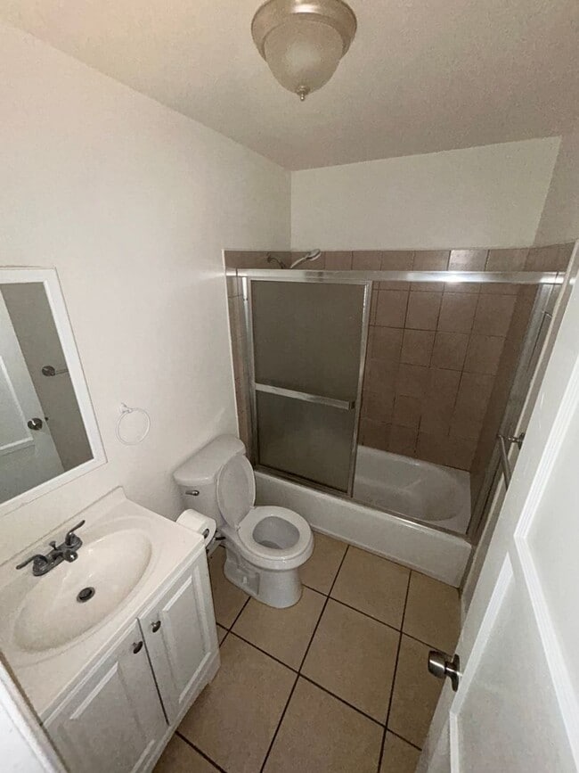 Building Photo - 1130 Palm Ave