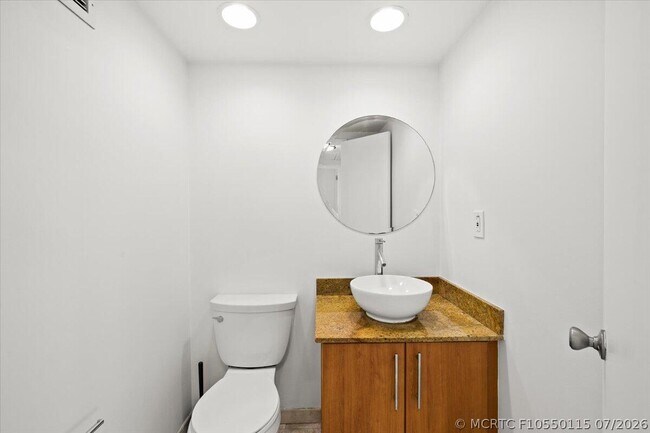 Building Photo - 4250 Galt Ocean Dr