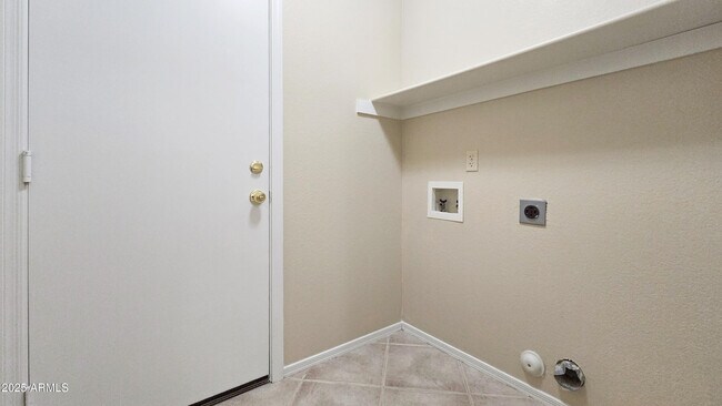 Building Photo - 1017 E Pinto Ct