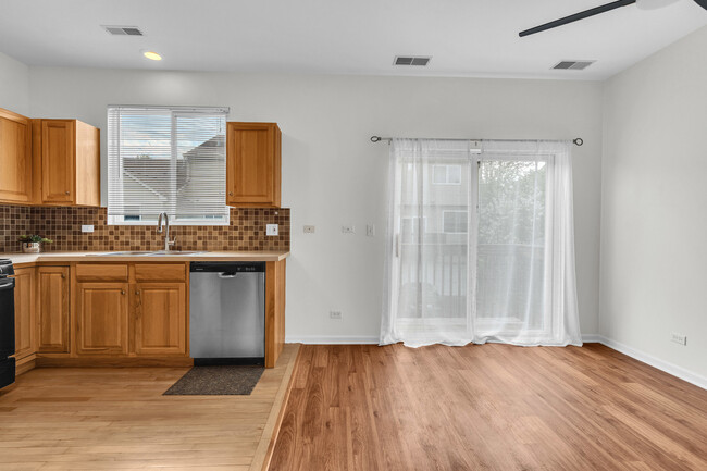 Building Photo - 1084 Ellsworth Dr