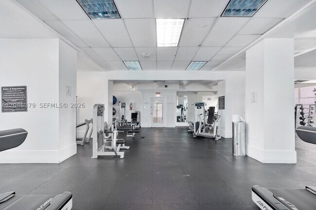 Building Photo - 18031 Biscayne Blvd