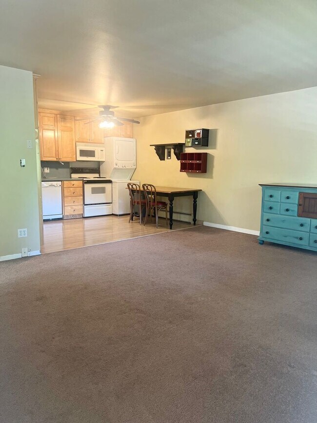 Building Photo - 2 bedroom, 1 Bath, 2nd Floor Condo - Old Town Fort Collins, CO