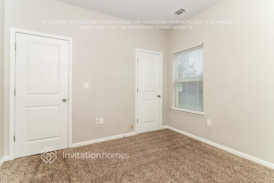 Building Photo - 3165 Franklin St