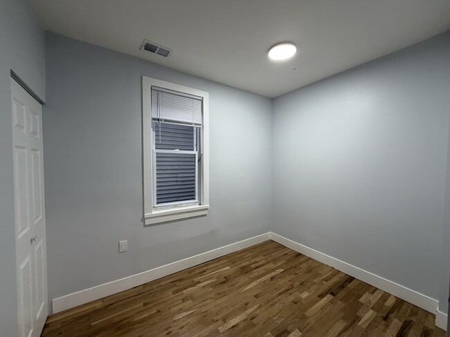 Building Photo - 1626 N Washtenaw Ave