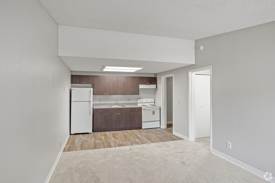 1BR, 1BA - 576SF - Kitchen/Living Room - Jupiter Cove