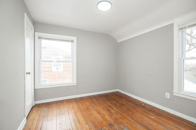 Building Photo - NEWLY RENOVATED! 2 BED, 1 BATH BEAUTIFUL SINGLE-FAMILY HOME!