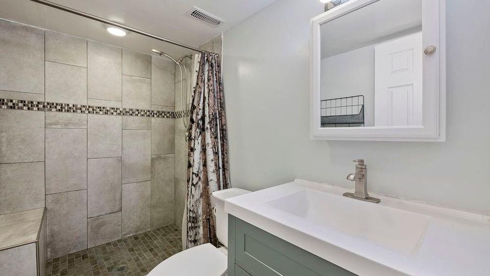 Building Photo - 8240 S Marion View Cir