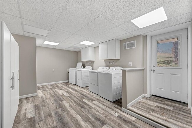 Building Photo - 14804 Dutchmans Dr