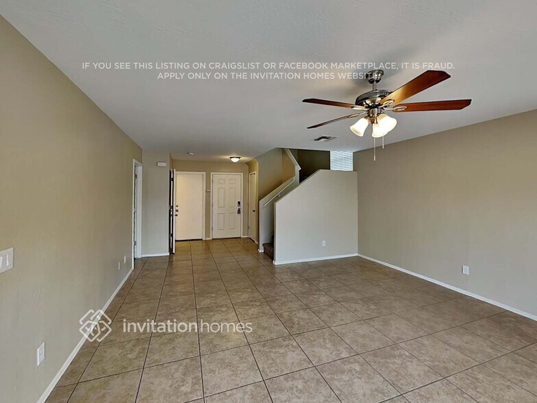 Building Photo - 22858 W Solano Dr
