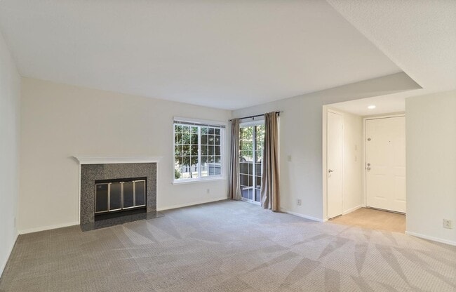 Building Photo - 520 Canyon Oaks Dr