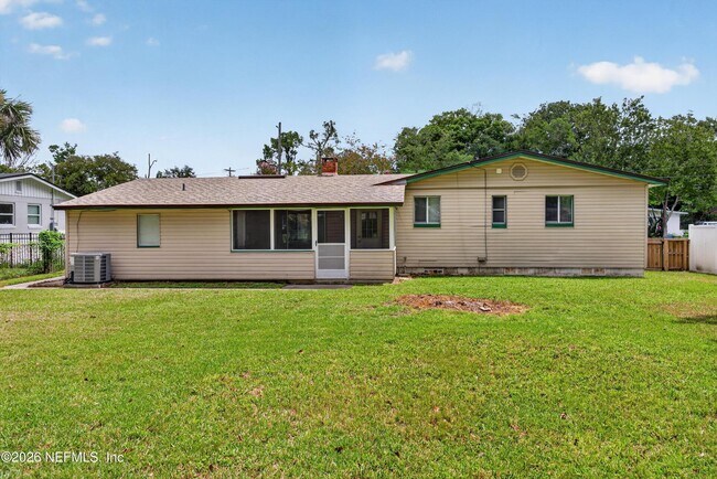 Building Photo - 2618 Arlex Dr E