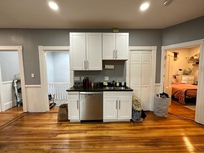 Building Photo - 3 Balmoral Park