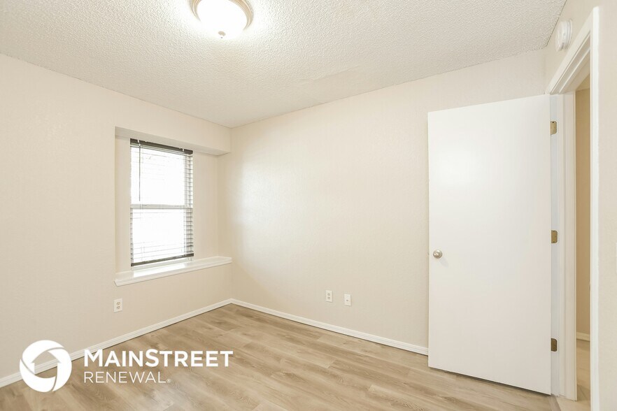 Building Photo - 3112 SW 95th St