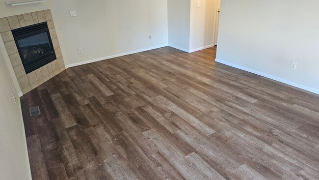 Building Photo - Cute Townhome in Rigdon Farms