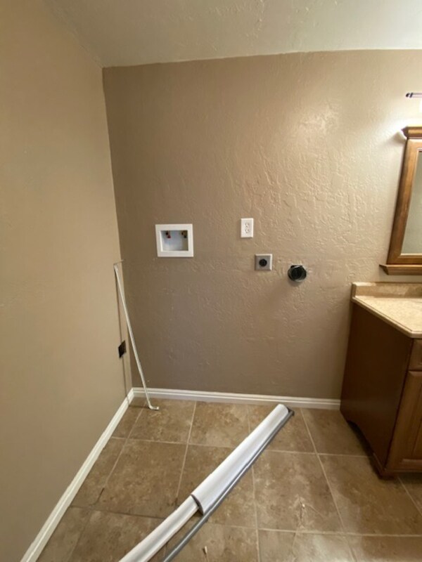 Building Photo - 2022 N 850 W