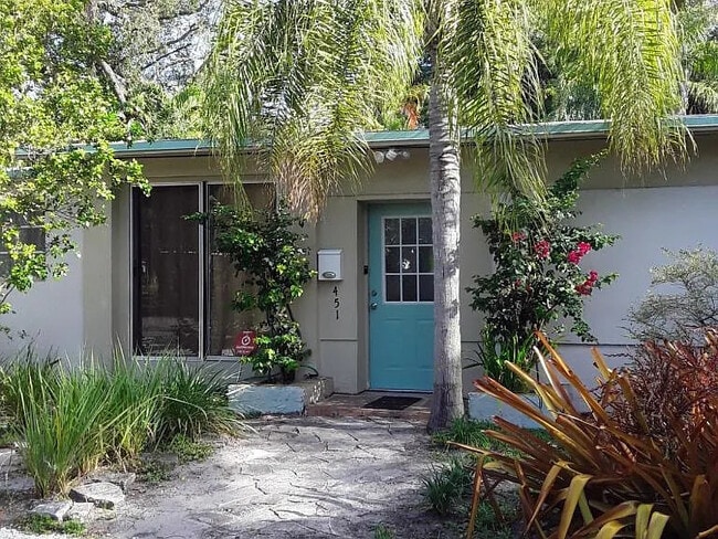 Primary Photo - 451 NE 134th St