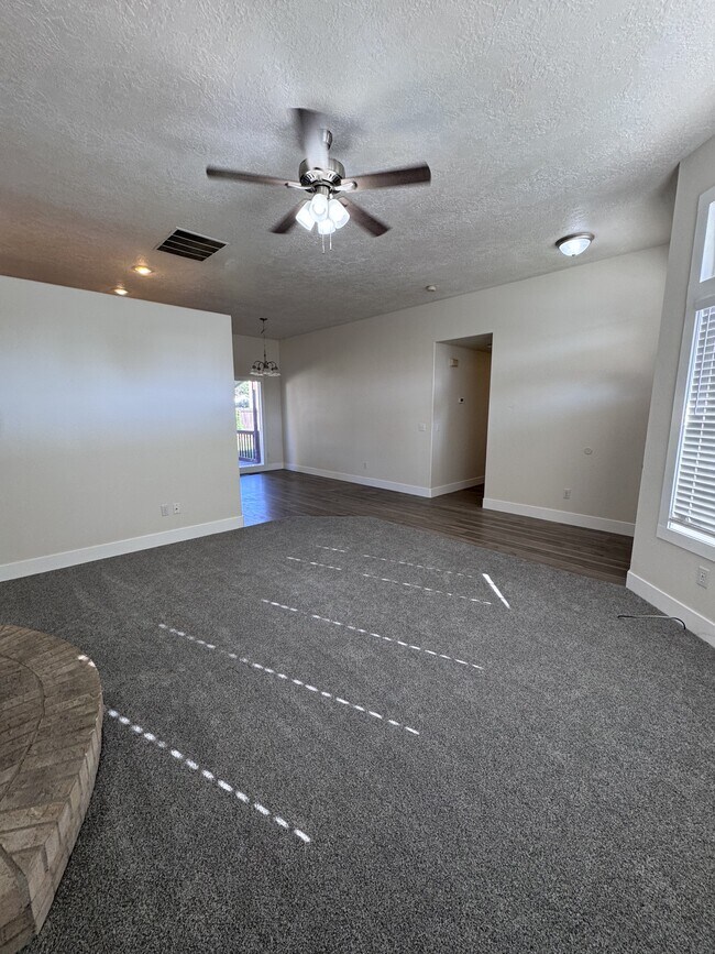 Building Photo - 2145 E Katelyn Dr