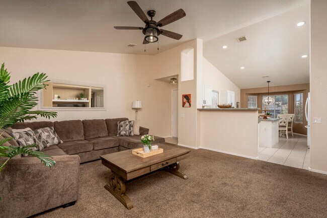 Building Photo - 1762 E Sycamore Rd