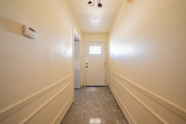 Building Photo - 4031 Curly Oaks Dr