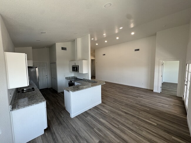 Building Photo - 2709 W Onyx St
