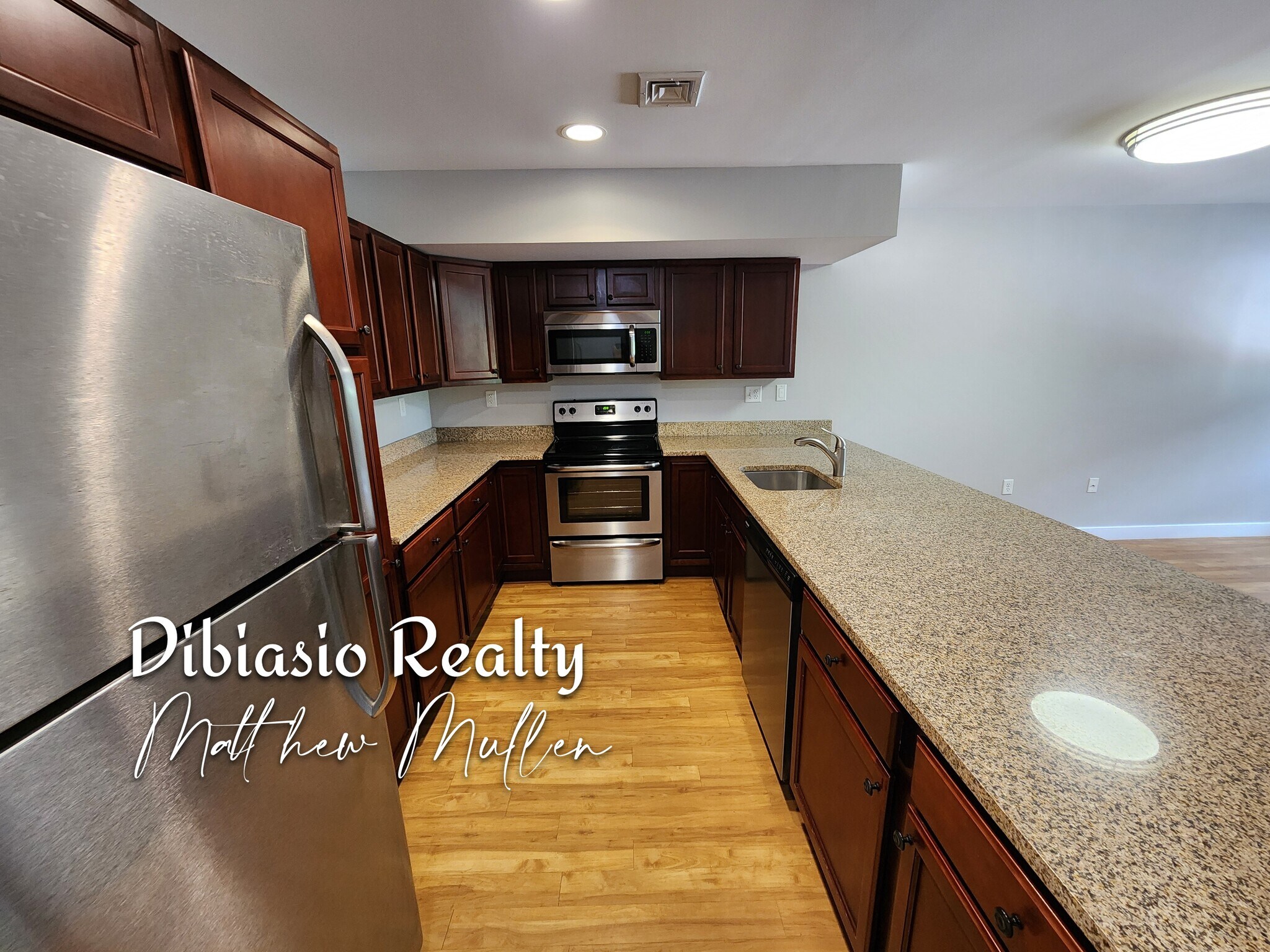 Building Photo - 19 Pond St