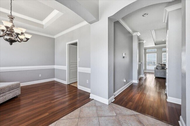 Building Photo - 2490 Amberwood Dr